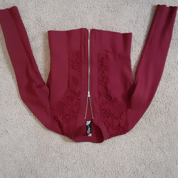 Blazer - Picture 5 of 6